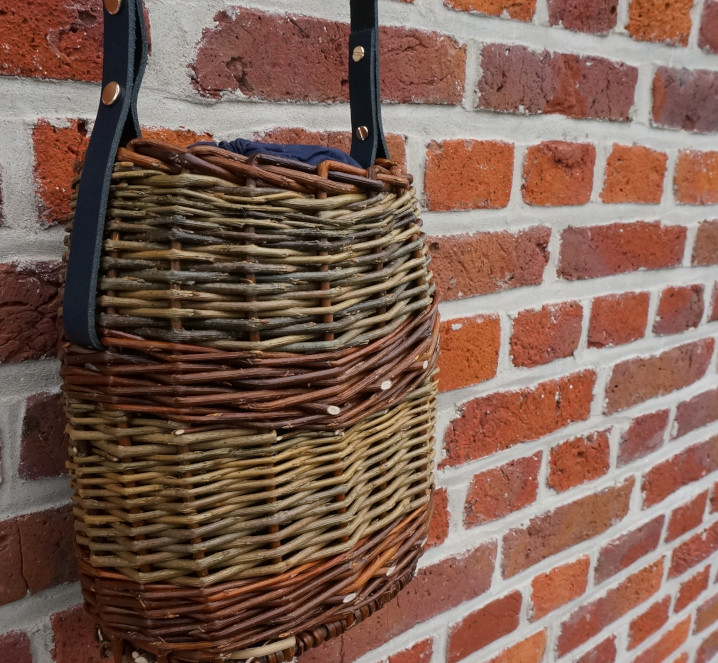 Détail petit sac en osier brut - Les Liens Naturels - Atelier de Vannerie - Audrey Alvarez - Ladeuze - Belgique